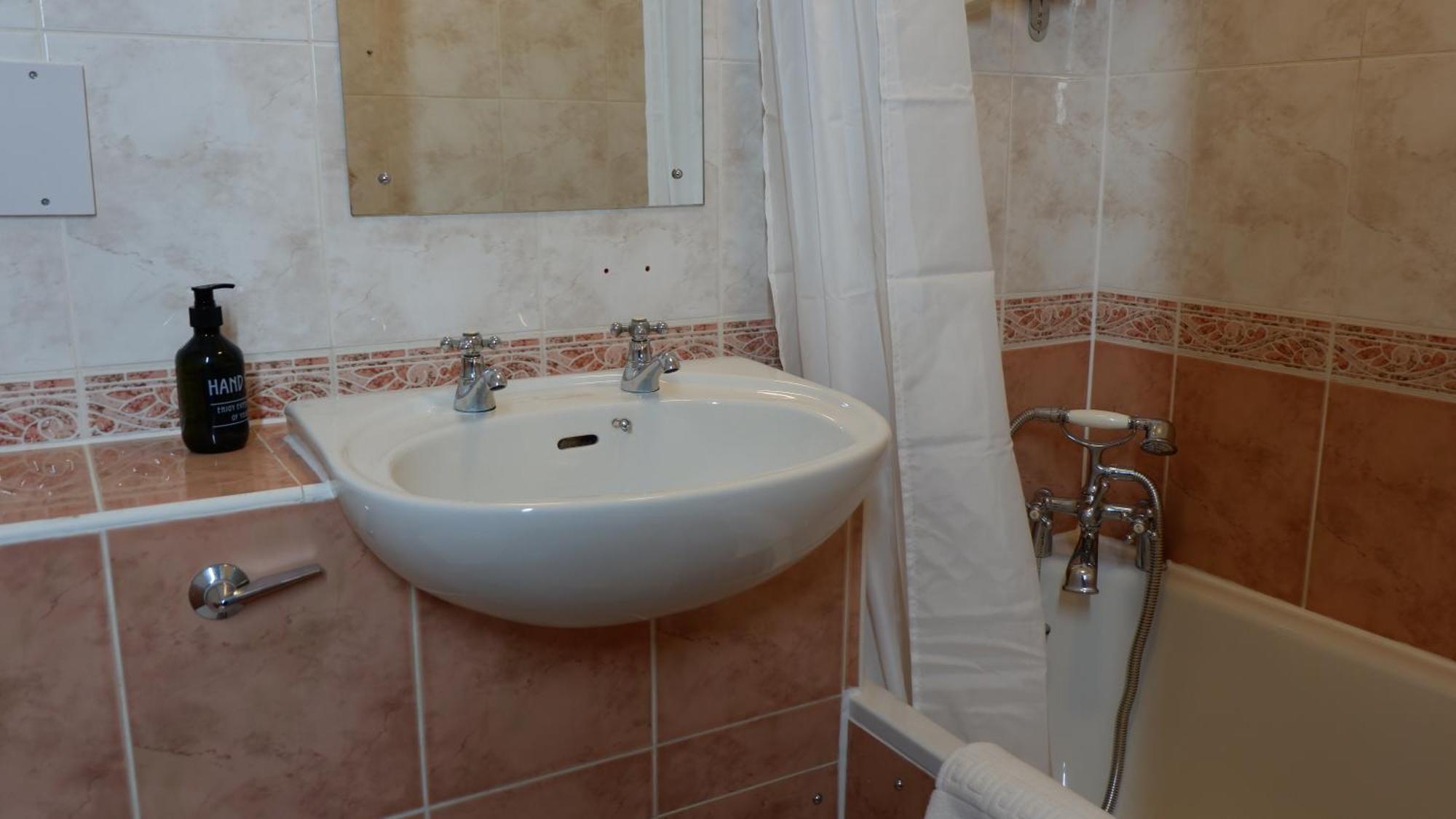 מלון אדינבורו 4 Friends House מראה חיצוני תמונה