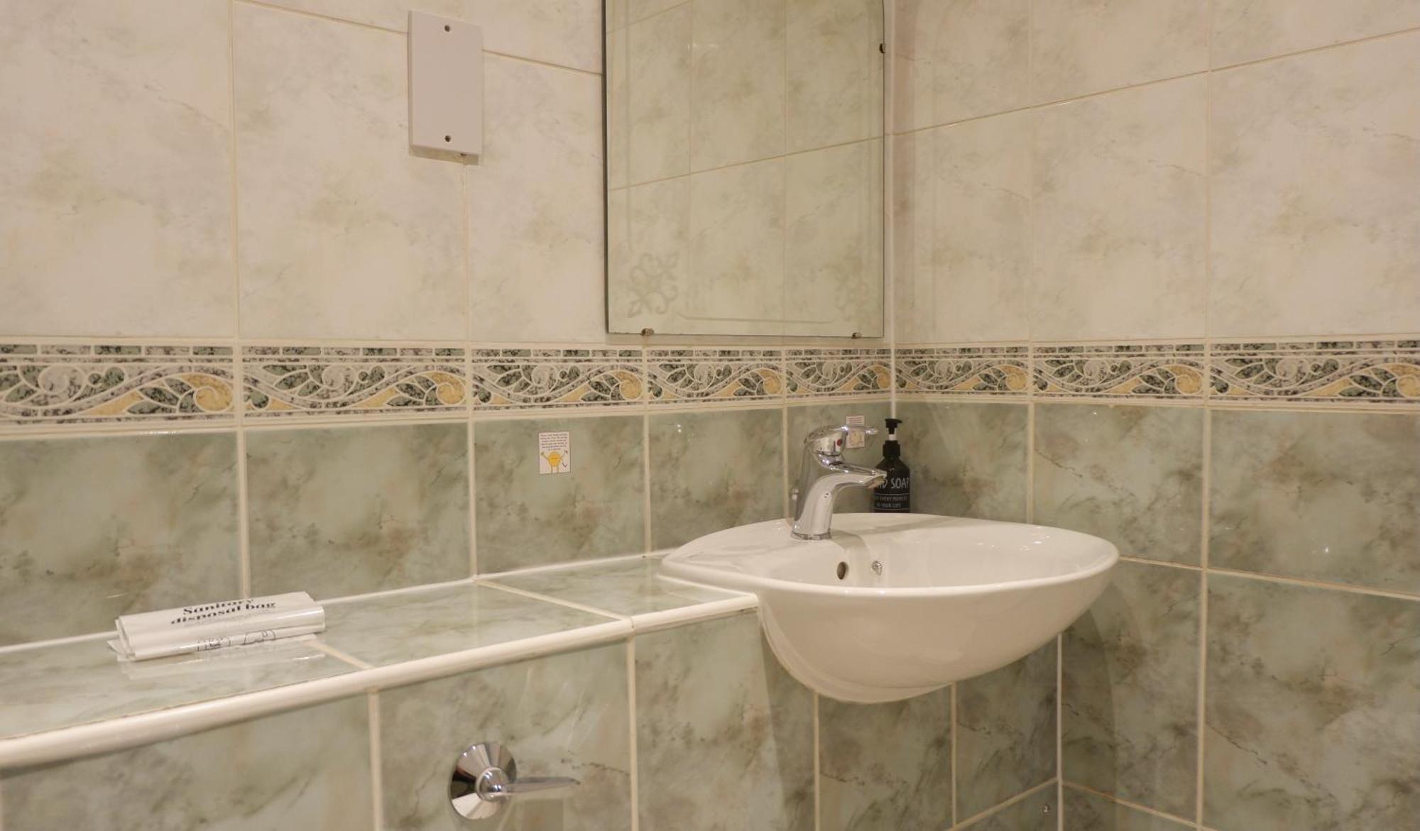 מלון אדינבורו 4 Friends House מראה חיצוני תמונה